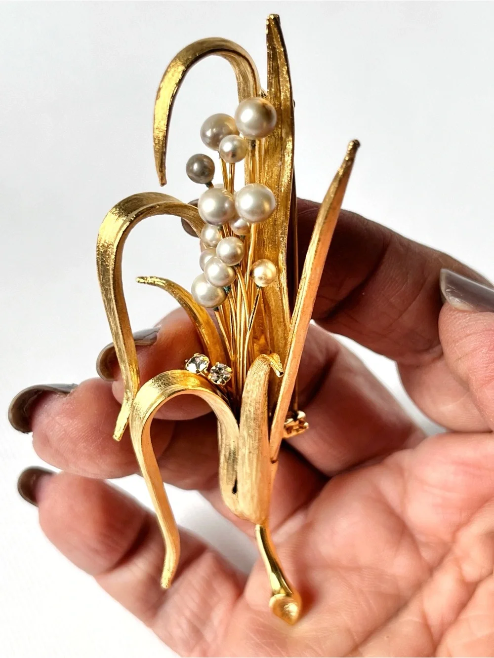 Vintage Richelieu Pearl Lily Gold Tone Brooch 1950’s